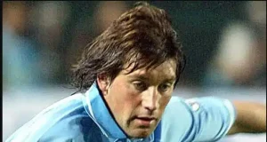 Xiddigii uu Zinedine Zidane ku tilmaamay inuu ka mid yahay ciyaartoydii ugu fiicnaa ee abid oo Goordhow Geeriyooday