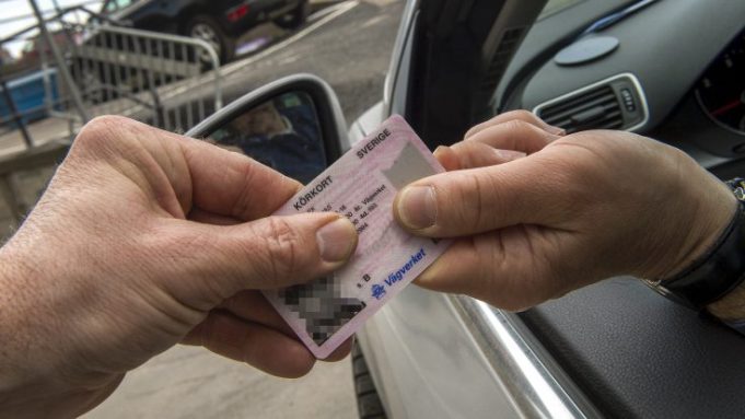 Dowlada Sweden oo soo Jeedisay Kaar Aqoonsi oo Cusub, Isticmalka Laysanka oo la joojinayo2